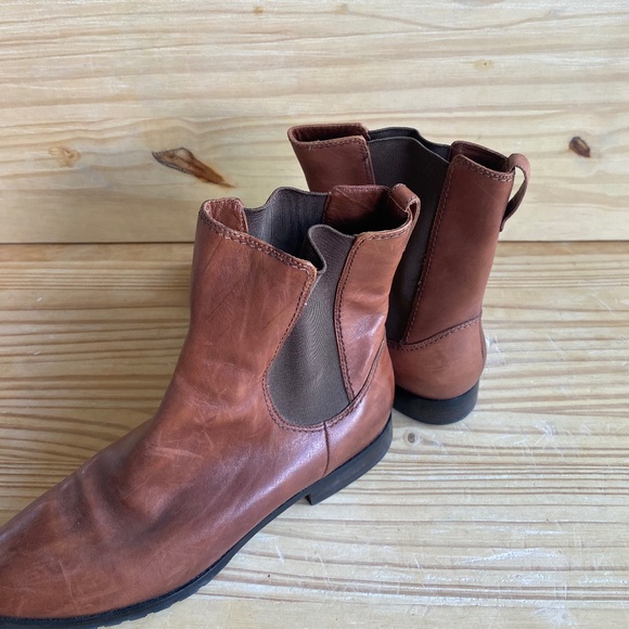 COLE HAAN Brown Small Heel Ankle Boots - Picture 4 of 7